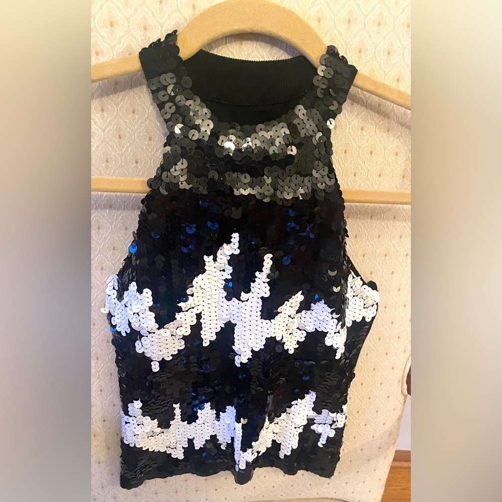 Black and white sequins party sleeveless top.